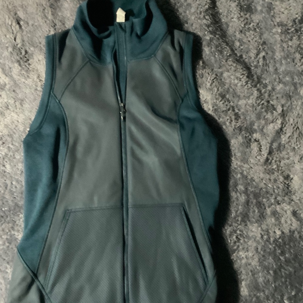 Women’s blue/green reflective vest